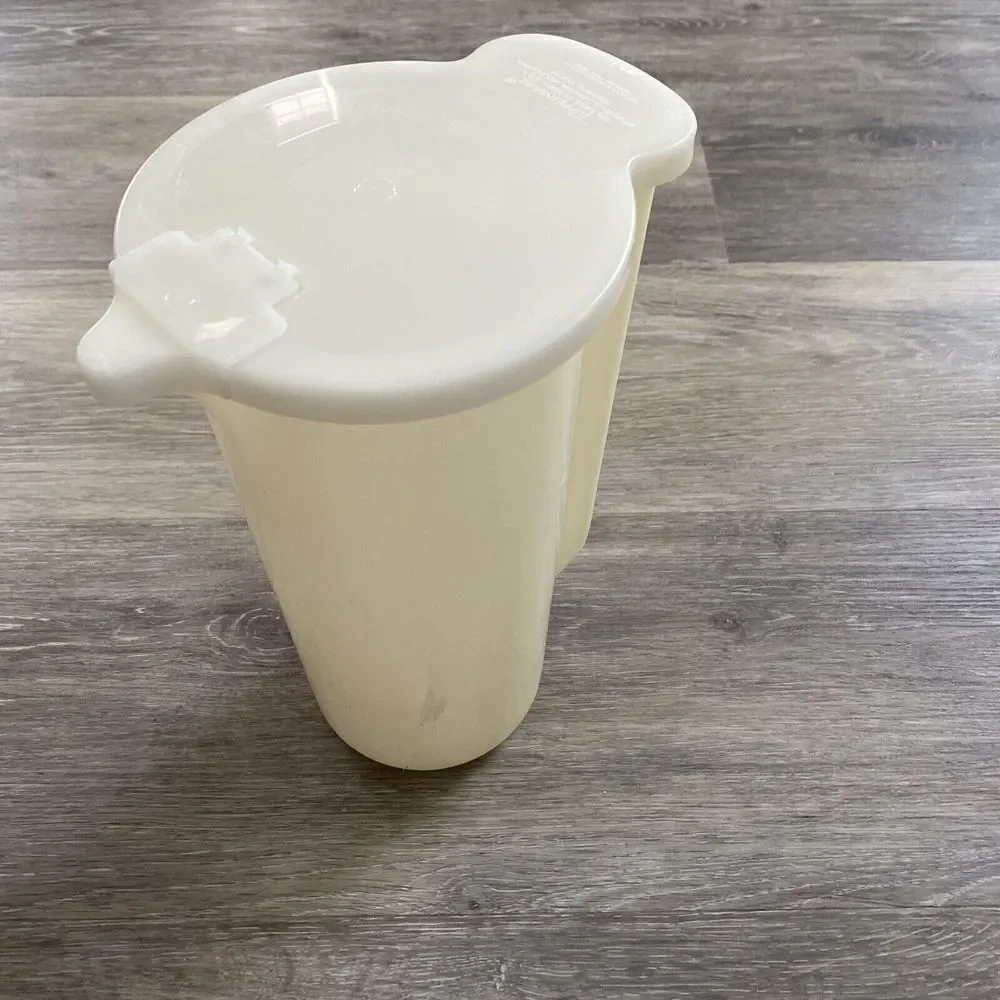 Vintage Tupperware 2 Quart Opaque Pitcher 129 With Lid And Flip Top 625